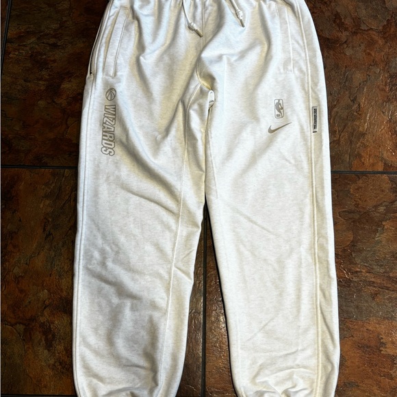 Washington Wizards Nike Standard Issue NBA Dri-Fit Sweatpants Tan Color Size M